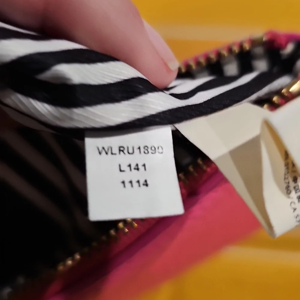 Kate Spade NY Cobble Hill Bee Wristlet - Snapdragon Pink EUC
